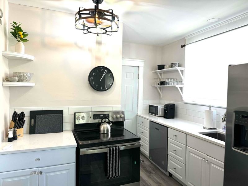 1686 Lee Rd - Photo 6 of 21