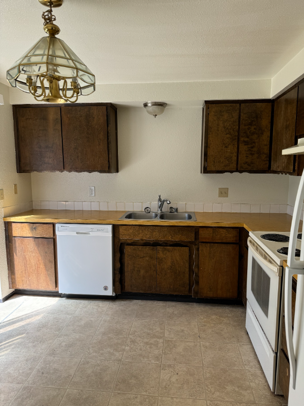 950 Sw Harrier Cir #2 - Photo 2 of 14