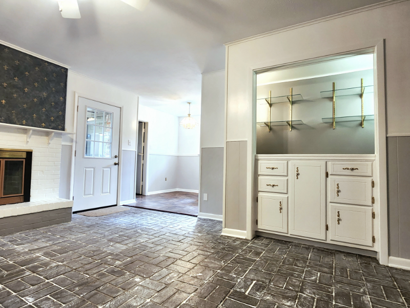 5861 Macarthur Blvd - Photo 2 of 13