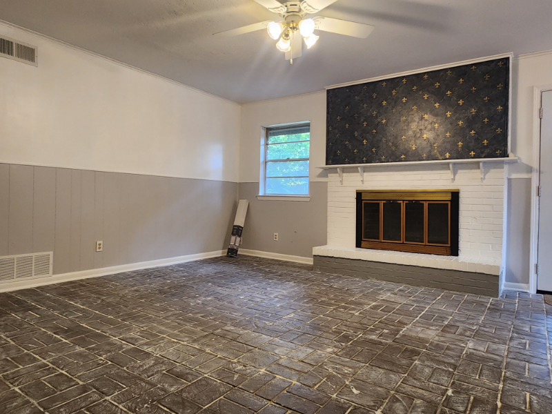 5861 Macarthur Blvd - Photo 3 of 13