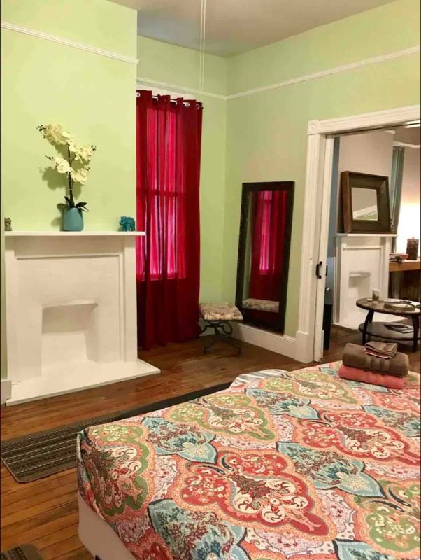 322 W Hall St #A - Photo 5 of 10