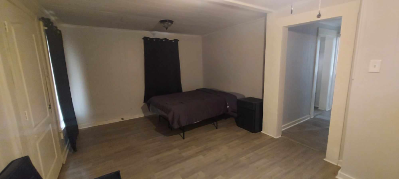 2026 1/2 N Ross Ave - Photo 6 of 11