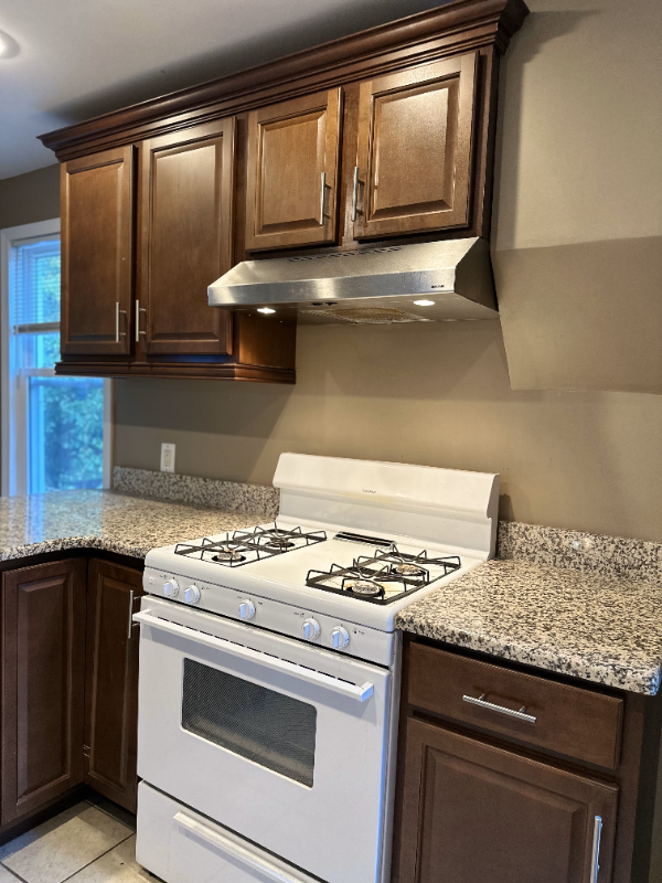 818 C St - Photo 4 of 18