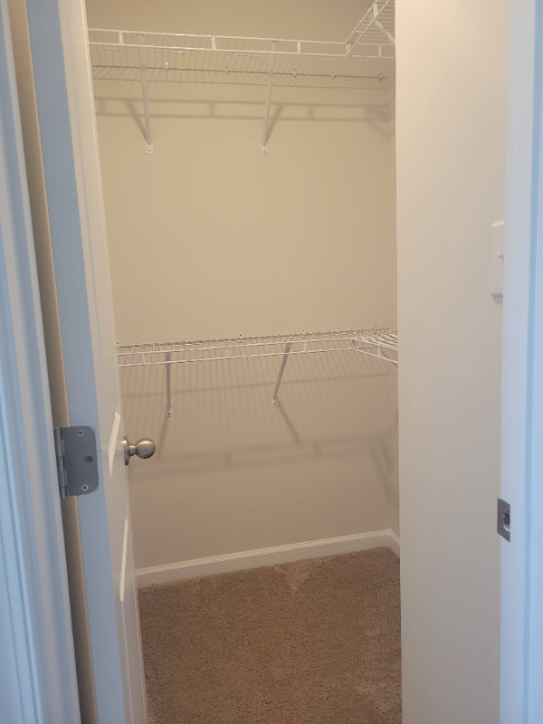 1511 Auckland Ct - Photo 2 of 9