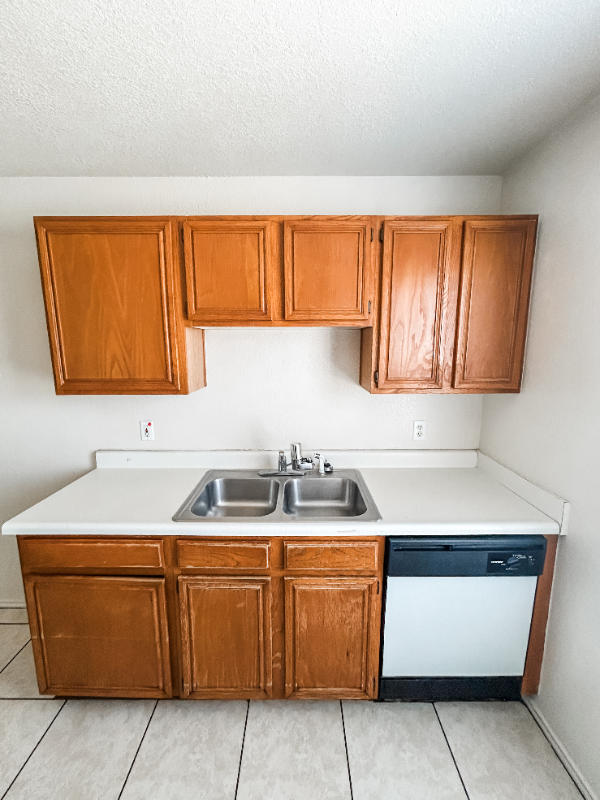 1808 Windward Dr #B - Photo 5 of 17
