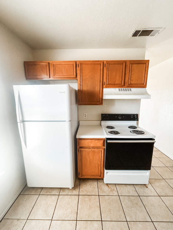 1808 Windward Dr #D - Photo 4 of 17