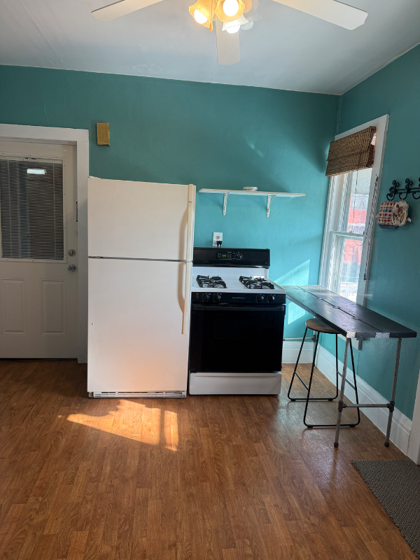 547A E Dover St - Photo 2 of 14