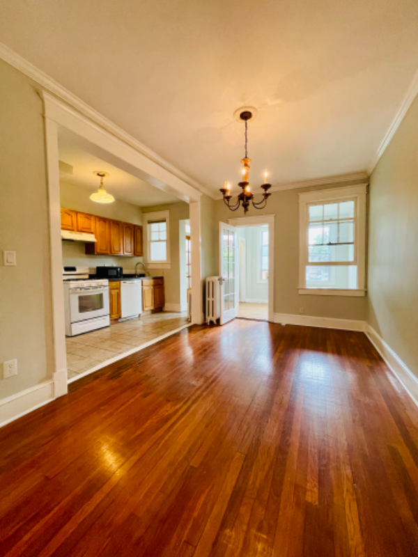 341 Bryant St Ne - Photo 3 of 20