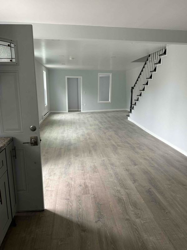 535 W State St - Photo 3 of 8