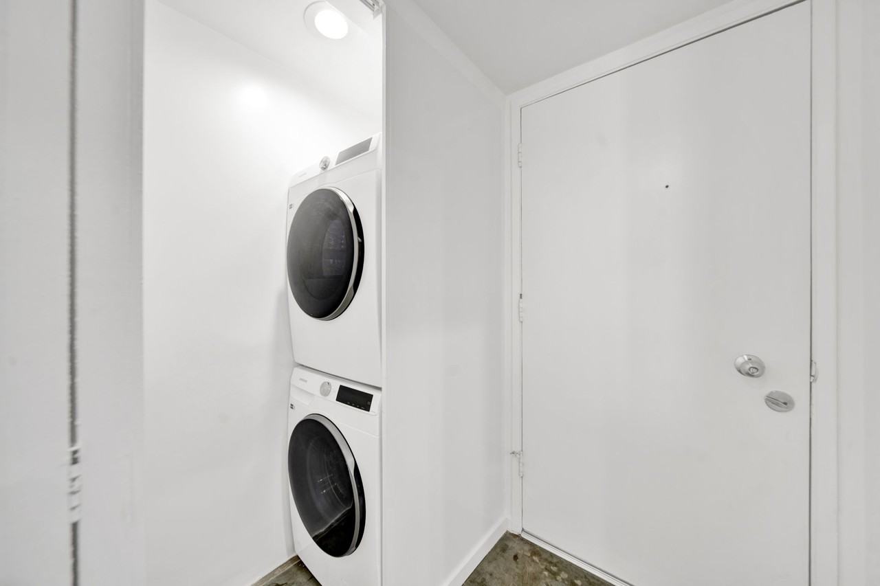 7767 Hollywood Blvd #105 - Photo 6 of 18