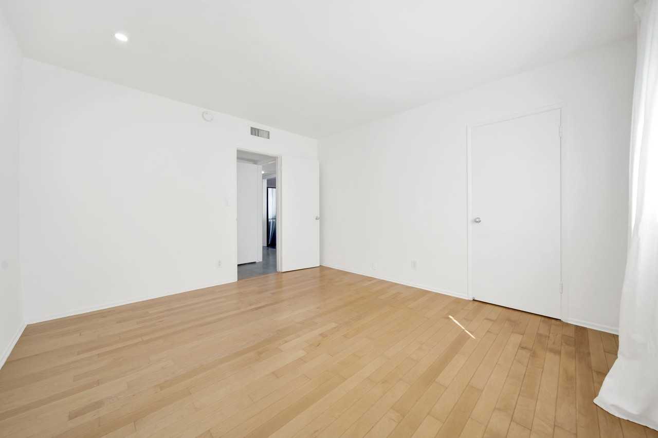 7767 Hollywood Blvd #105 - Photo 7 of 18