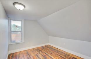 featured image of 304 N 5th St #3