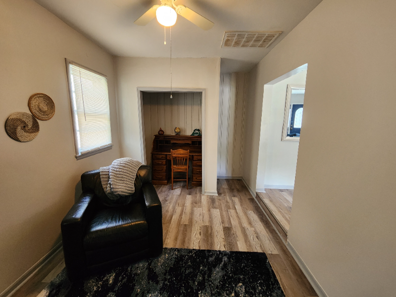 626 N Oliver Ave - Photo 7 of 14