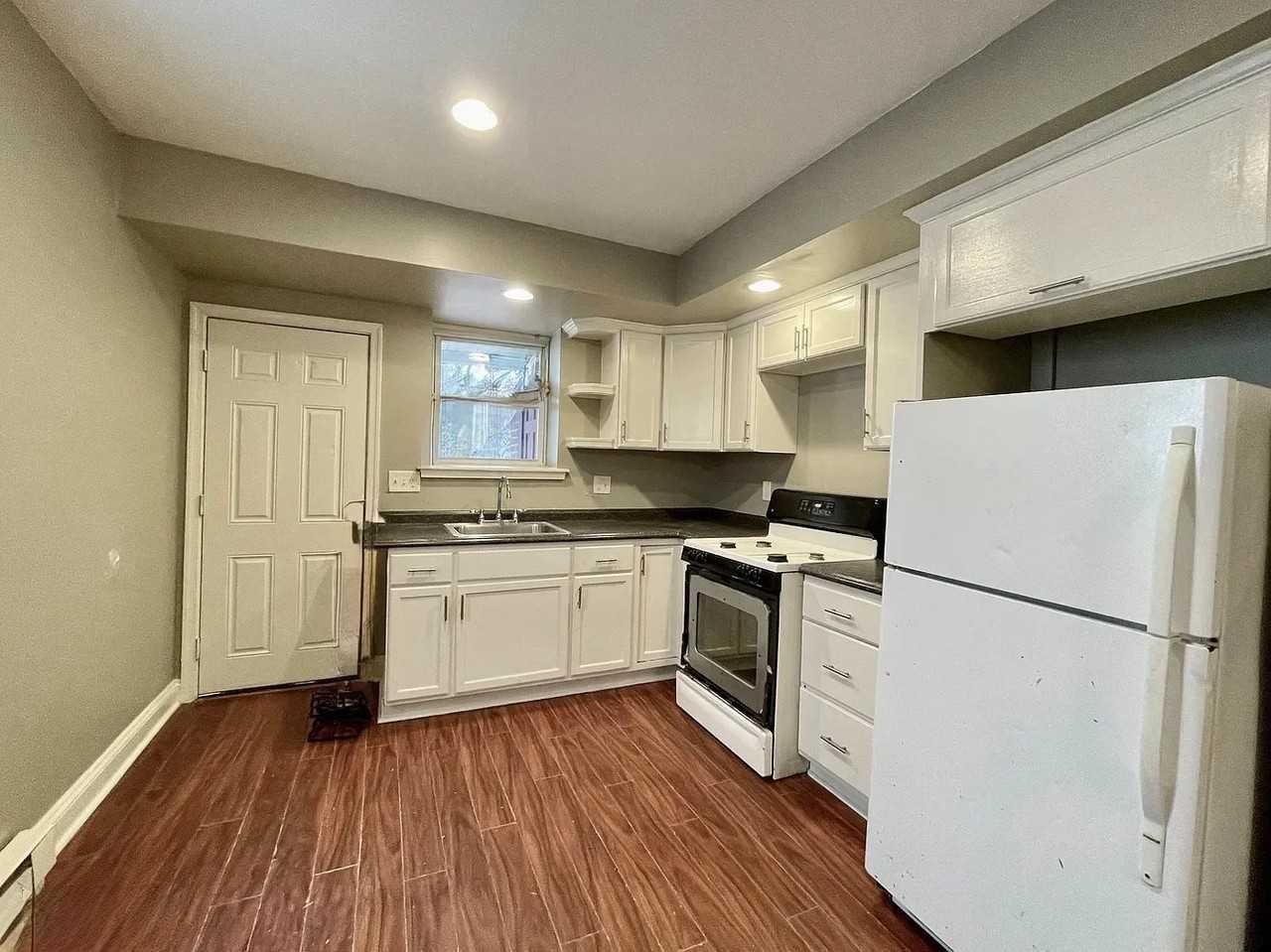 331 Rose St #1 - Photo 4 of 9