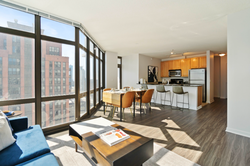 350 N Desplaines St - Photo 2 of 12