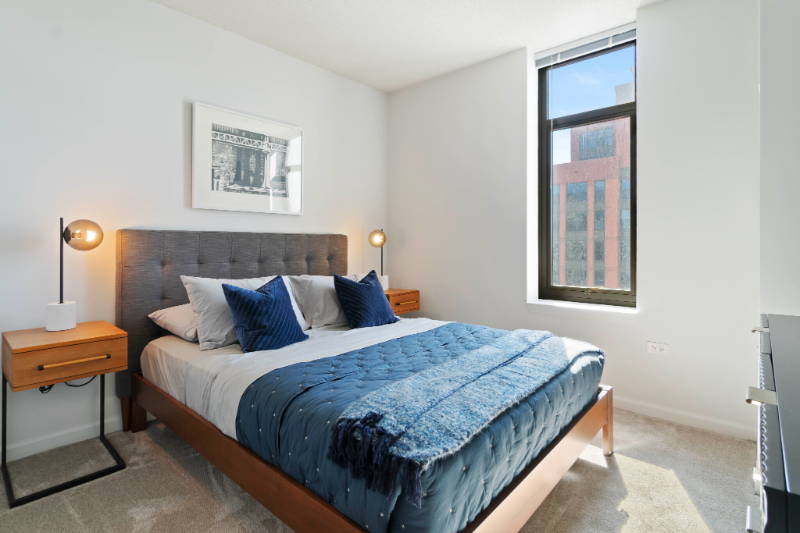 350 N Desplaines St - Photo 6 of 12