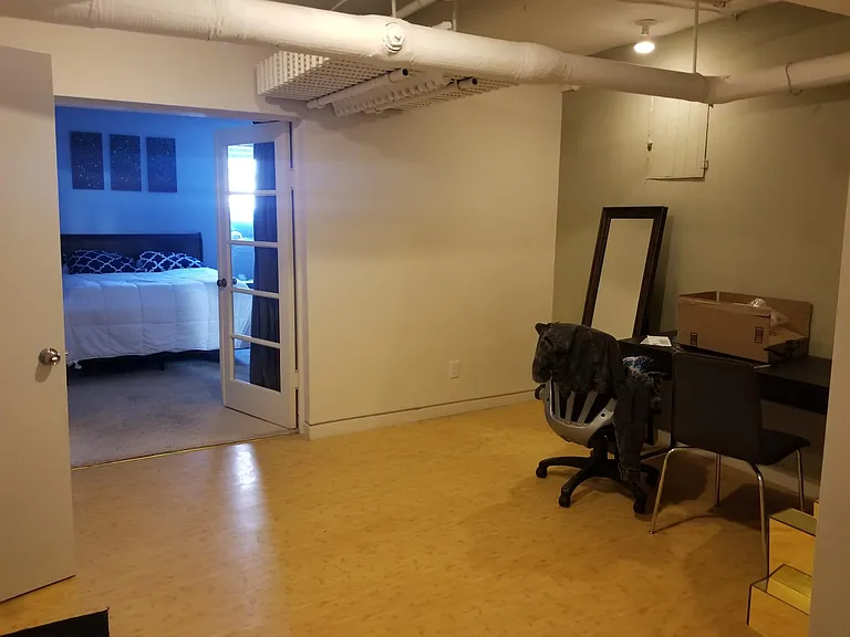 1818 Lasalle Ave #7 - Photo 2 of 11