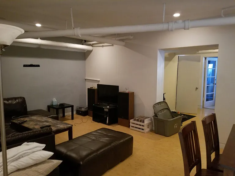 1818 Lasalle Ave #7 - Photo 4 of 11