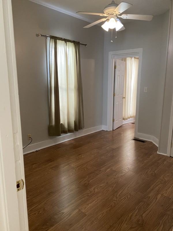 211 Burns Ave - Photo 4 of 11