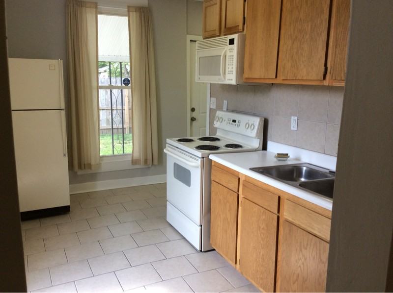 211 Burns Ave - Photo 5 of 11