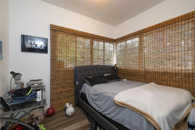 23111 Gilford St - Photo 6 of 18