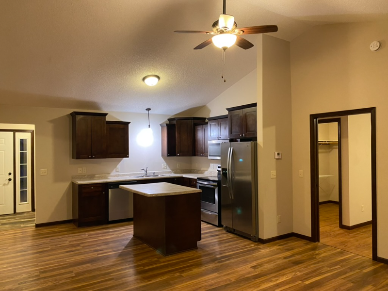 1911 6th Ln Se - Photo 4 of 22