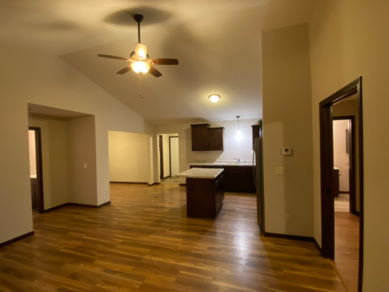 1911 6th Ln Se - Photo 7 of 22