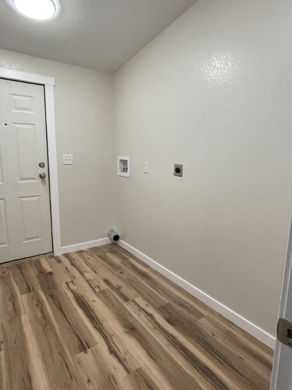 297 Guthrie Rd - Photo 2 of 17