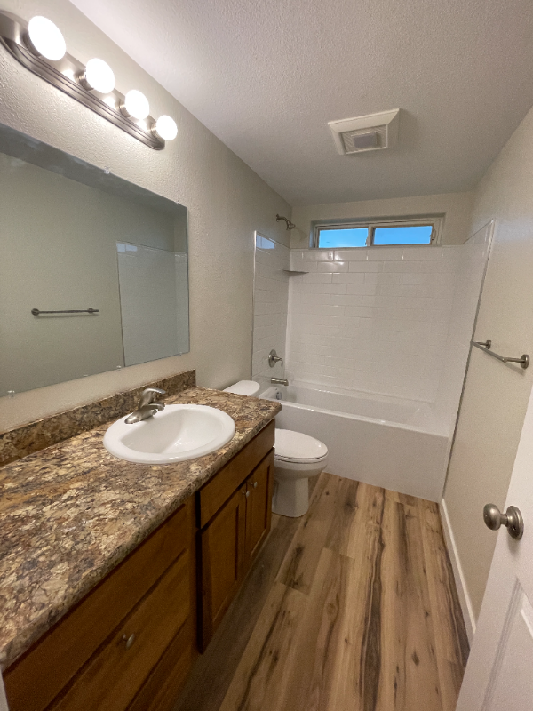 297 Guthrie Rd - Photo 4 of 17