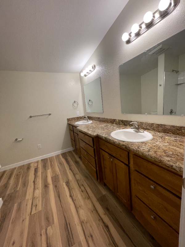 297 Guthrie Rd - Photo 6 of 17