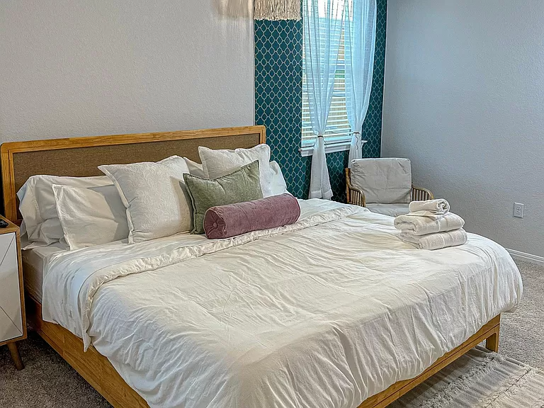 220 Brooklyn Dr - Photo 4 of 20