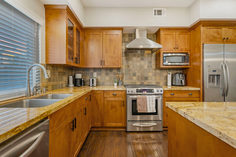 13103 Ireland Ln - Photo 7 of 20