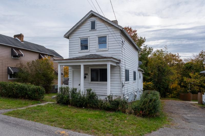 3810 Clark St - Photo 4 of 34