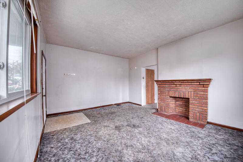 3810 Clark St - Photo 6 of 34