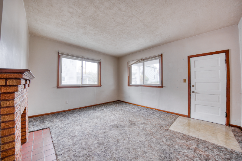 3810 Clark St - Photo 7 of 34