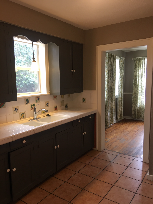 909 Tivy St - Photo 3 of 8