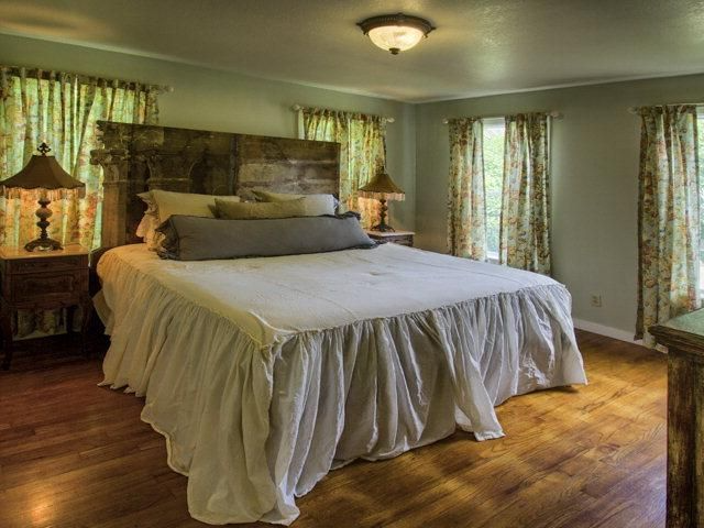 909 Tivy St - Photo 6 of 8