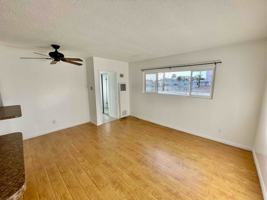 featured image of 933 6th St #10