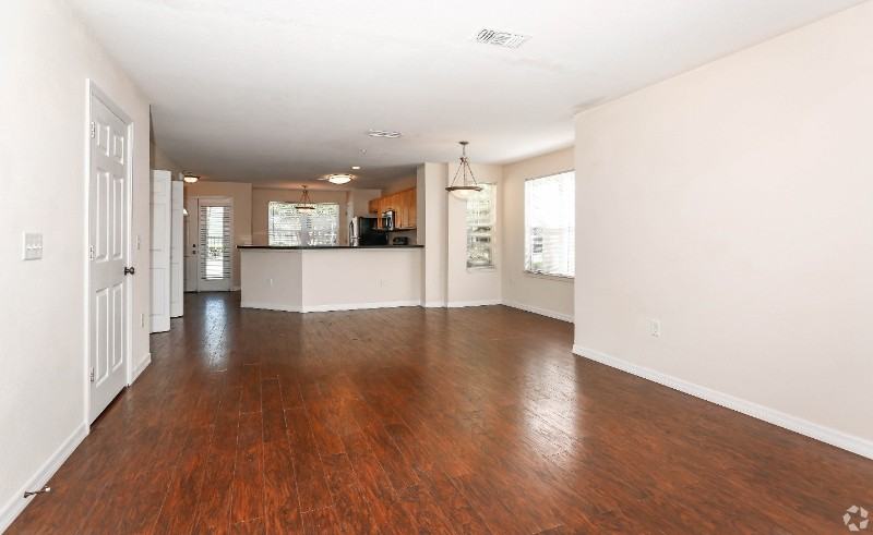 5848 Lake Pointe Village Cir - Photo 5 of 13