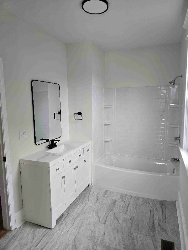 909 6th Ave - Photo 7 of 20