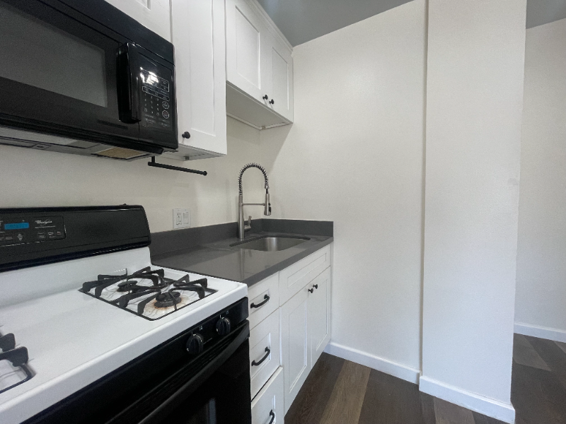 2033 E 4th St #2 - Photo 6 of 11