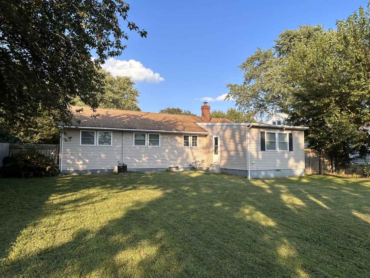 96 N Halsey Rd - Photo 2 of 20