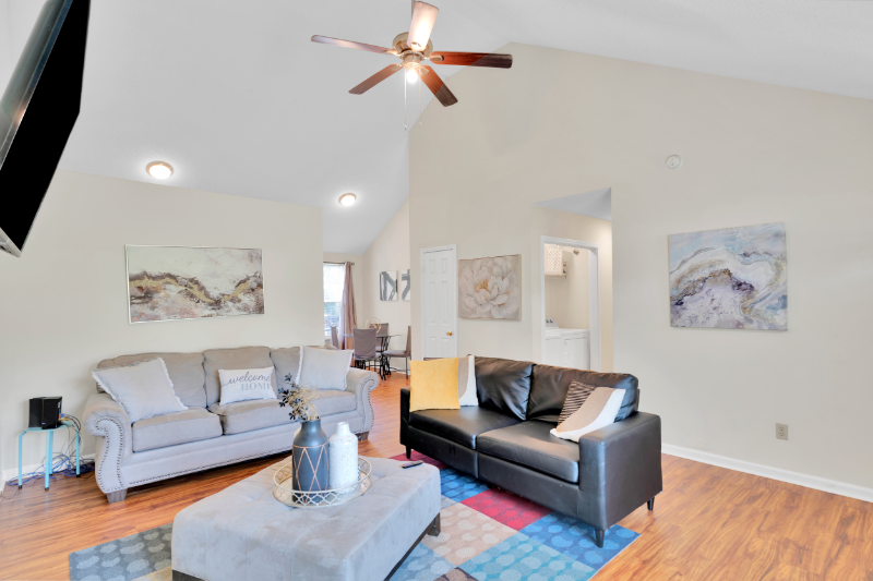 1216 Eagle Ridge Dr - Photo 2 of 24