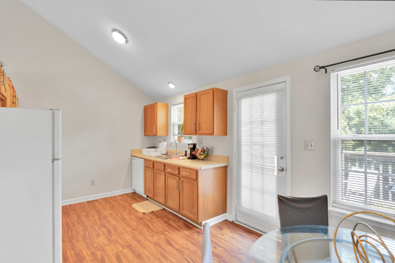 1216 Eagle Ridge Dr - Photo 3 of 24