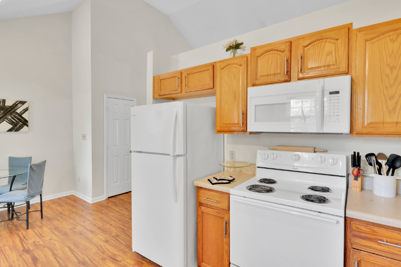 1216 Eagle Ridge Dr - Photo 6 of 24