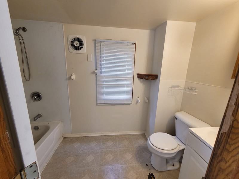 347 4th Ave S #1 - Photo 5 of 9