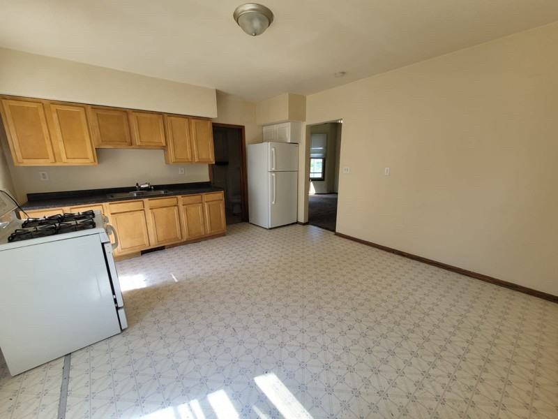 347 4th Ave S #1 - Photo 7 of 9