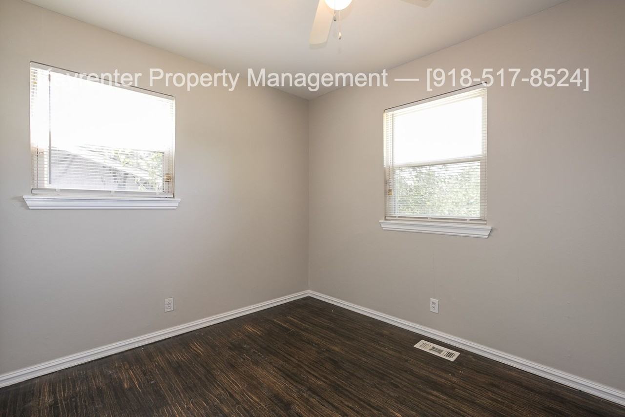 130 S 167th East Ave - Photo 2 of 30