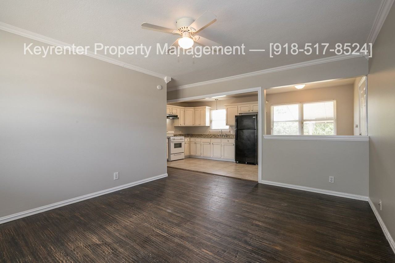 130 S 167th East Ave - Photo 3 of 30