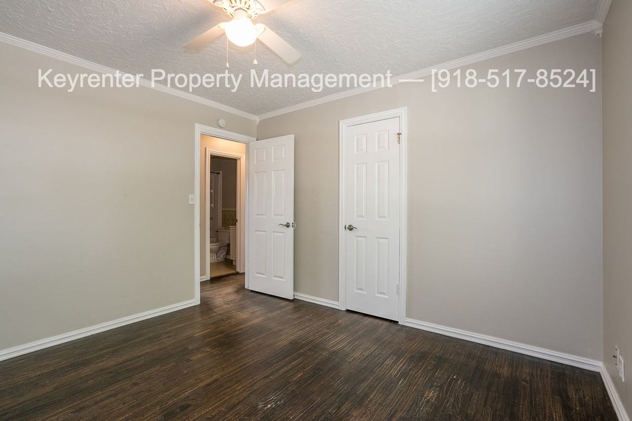 130 S 167th East Ave - Photo 4 of 30